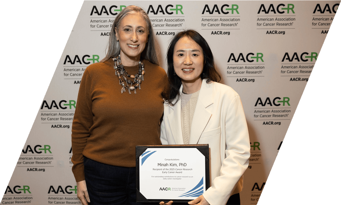 Cancer Research Editor-in-Chief Christine Iacobuzio-Donahue and Early Career Award recipient Minah Kim
